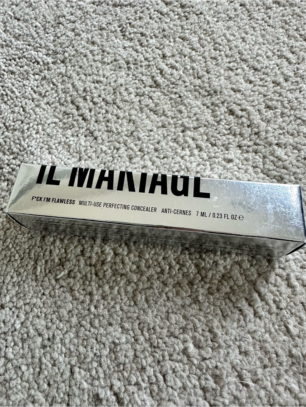 IL MAKIAGE Concealer in Metallic Silver with Nude Shade